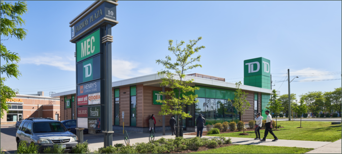                         	Fairway Plaza
                        