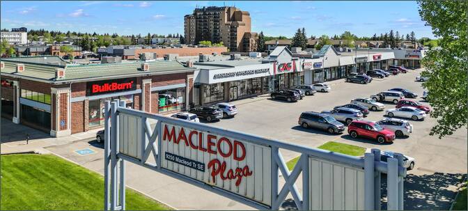                         	Macleod Plaza
                        