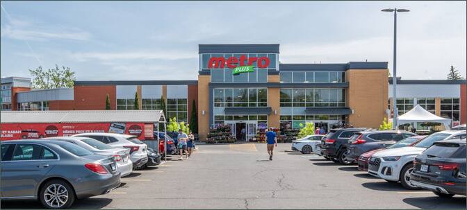                         	Centre commercial Beaconsfield
                        