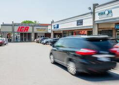
                                	        Centre Commercial Van Horne
                                    