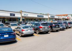 
                                	        Centre Commercial Van Horne
                                    