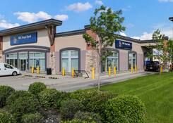 
                                	        Royal Oak Centre
                                    