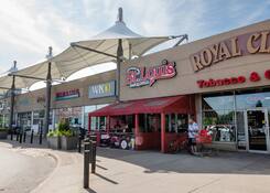 
                                	        York Mills Gardens
                                    