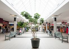 
                                	        Parkway Mall
                                    