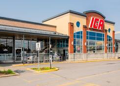 
                                	        Centre Commercial Cote St Luc
                                    