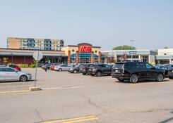 
                                	        Centre Commercial Cote St Luc
                                    