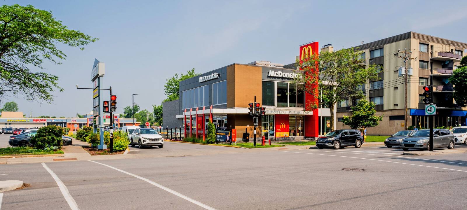 Centre Commercial Cote St-Luc - First Capital