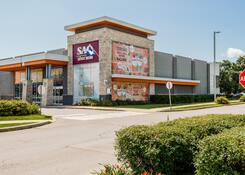 
                                	        Carrefour St-Hubert
                                    