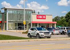 
                                	        Carrefour St-Hubert
                                    