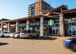
                                	        Laurelwood Shopping Centre
                                    