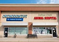 
                                	        Shoppes on Dundas
                                    