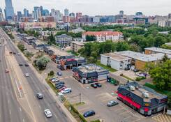 
                                	        Longstreet Shopping Centre
                                    