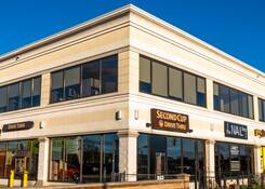 
                                	        Steeple Hill Shopping Centre
                                    