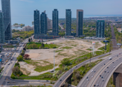 
                                	        2150 Lakeshore Blvd: 2150 Lake Shore Slider 3
                                    