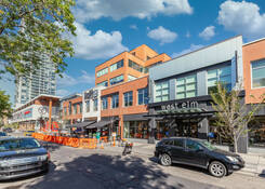 
                                	        Mount Royal Centre
                                    